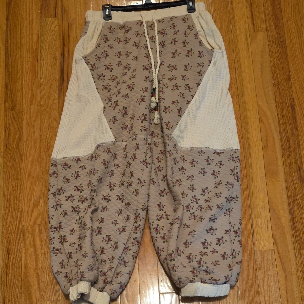 POL Cream and Tan Jogger Pants